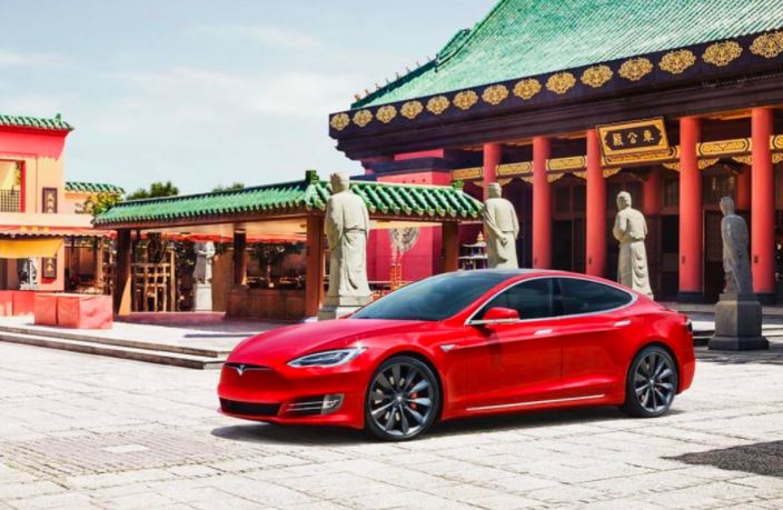 Tesla目標價調高至950美元 投資評級維持「中性」