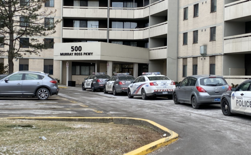 北約克女子公寓內被殺 26歲男子受指控