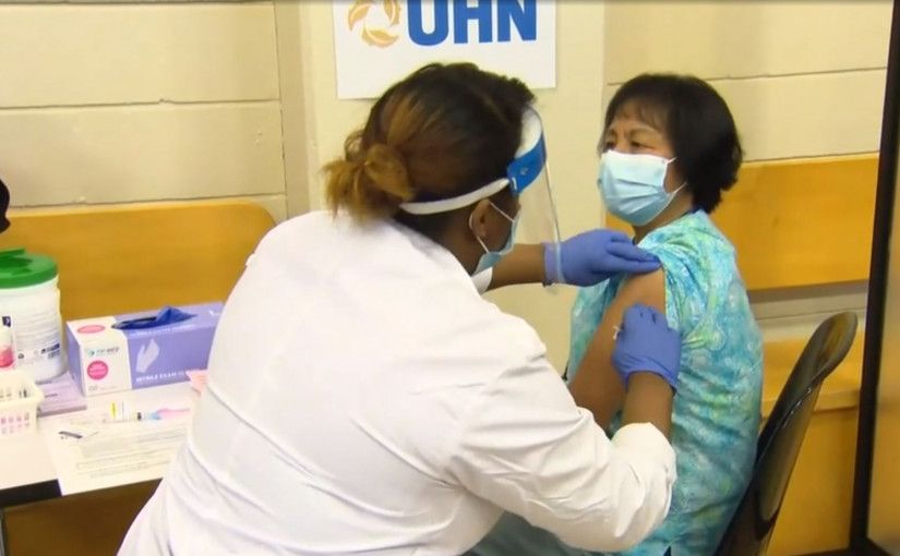 安省首名輝瑞疫苗接種者 接種第2劑疫苗