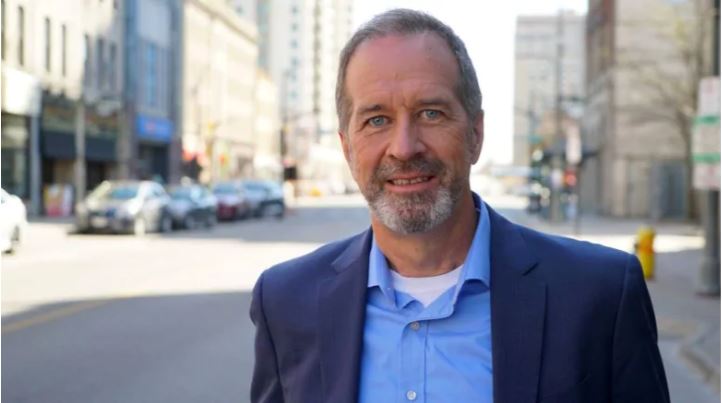 安省倫敦醫療中心行政總裁伍茲因外遊 被解除職務