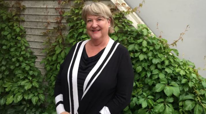 支持接種新冠疫苗 甘碌保守黨國會議員麥克勞德接恐嚇電郵 辦事處又被破壞