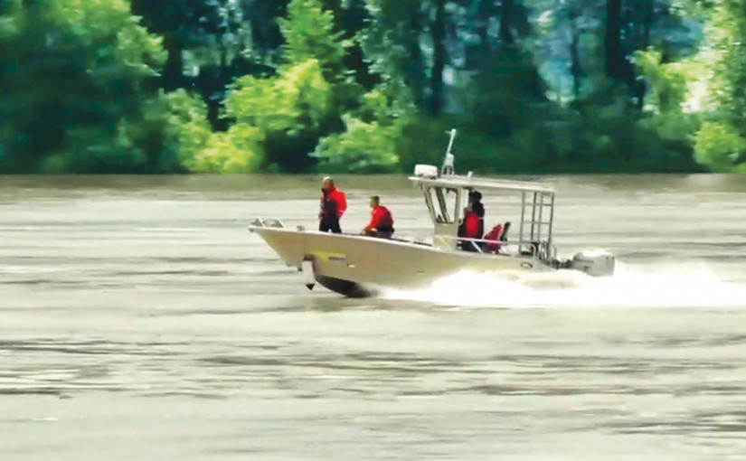 報告稱 去年小型飛機墜入菲沙河前 撞上電線