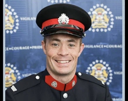 卡加利一名警員在除夕夜遭車撞死 兩名涉案青少年自首