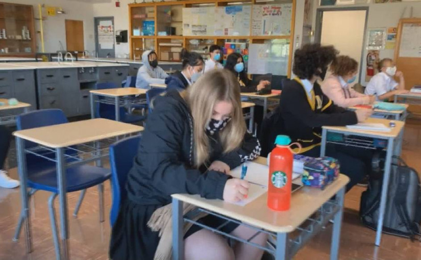 卑詩省中小學生周一返校   家長憂心忡忡