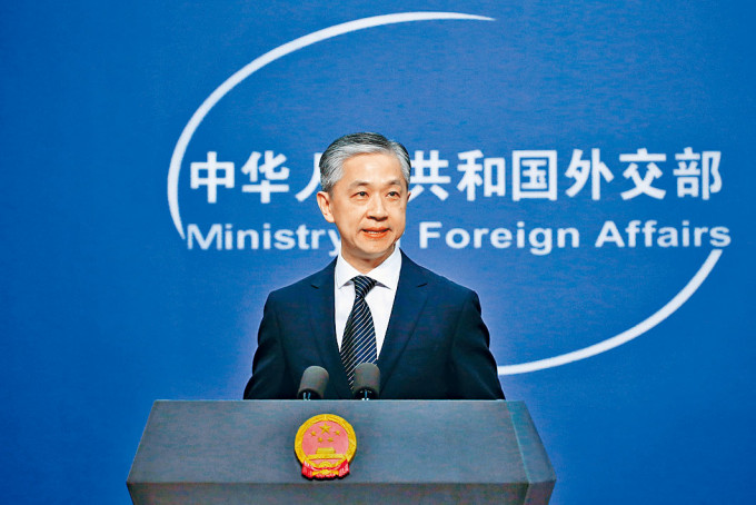 本國駐中國大使館一個工作人員被指訂購印有武漢字樣及蝙蝠圖案T恤 中國要求本國調查