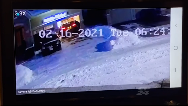 住宅起火兩人可疑死亡 案發前有人尾隨汽車潛入車庫