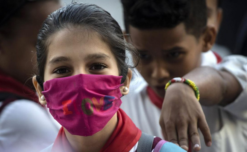 【視頻新聞】家長學生支持強制戴口罩 稱理應去年就執行