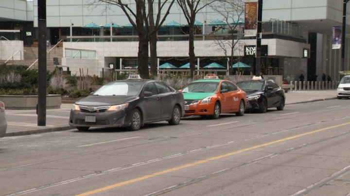 多倫多市政府降低續牌費 助的士業紓困