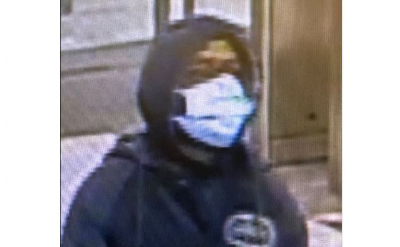 地鐵搶劫兼毆打乘客 警籲公眾助尋黑人疑匪