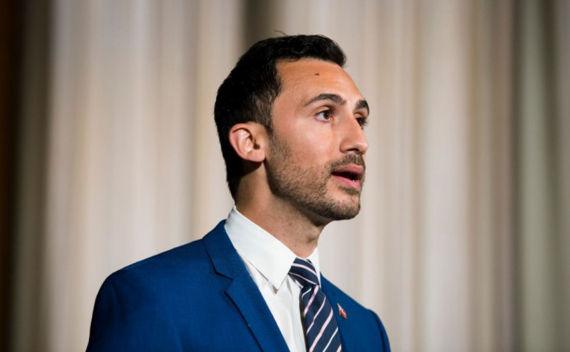 萊切：不會再推遲學校放春假時間表