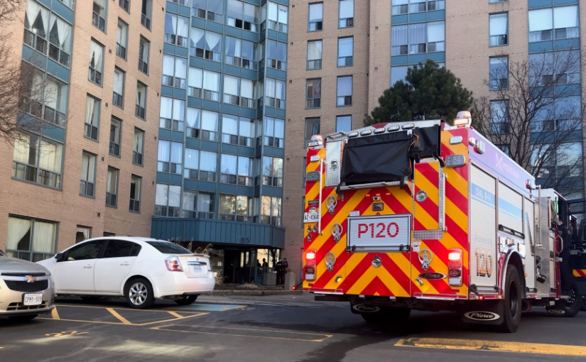 密市公寓樓起火 一人死亡