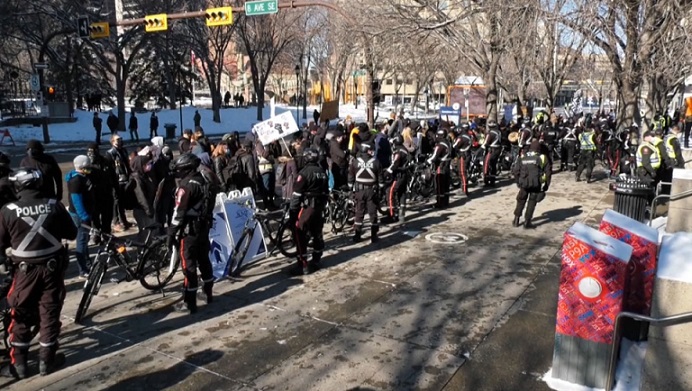 卡加利上周末再度舉行了反新冠禁令集會活動