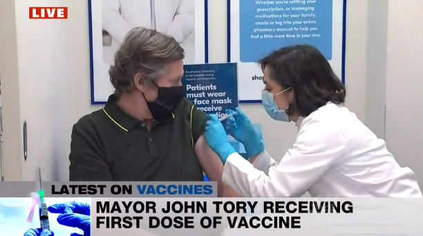 莊德利市長接種第一劑阿斯利康疫苗