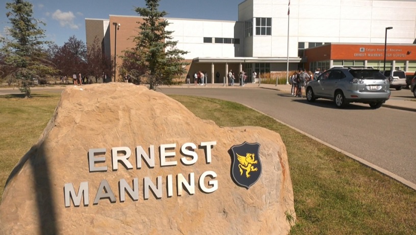 卡城兩所高中學校將提供快速新冠測試 AHS限制探病人數