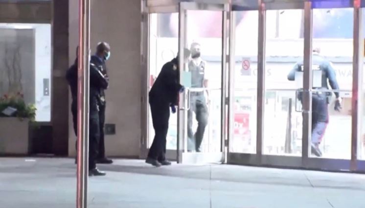 地鐵站發生傷人案 男子頸部與手臂被斬傷