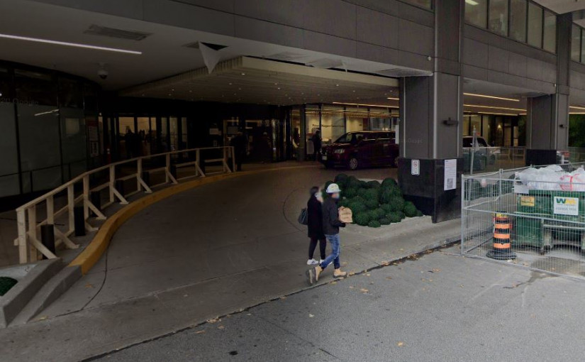 老翁上落區等車遭汽車撞兼夾在2車中間致電