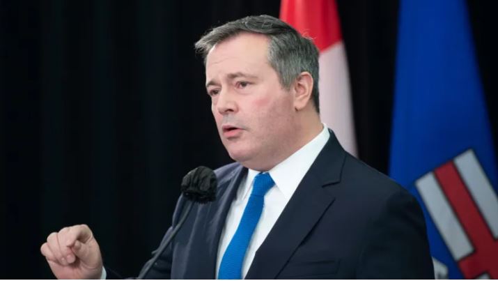 全國增加9060人感染新冠肺炎 多42人不治 亞省會收緊防疫措施