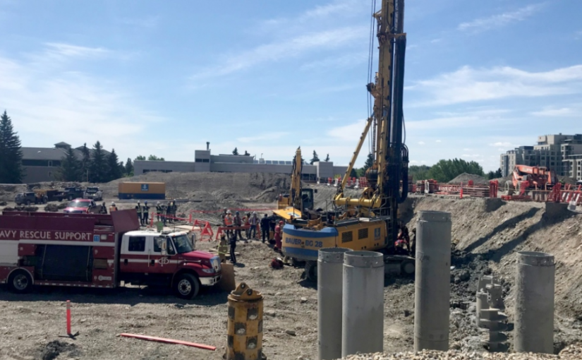 【更新】卡城Bridgeland工地 一名建築工人被泥漿半埋