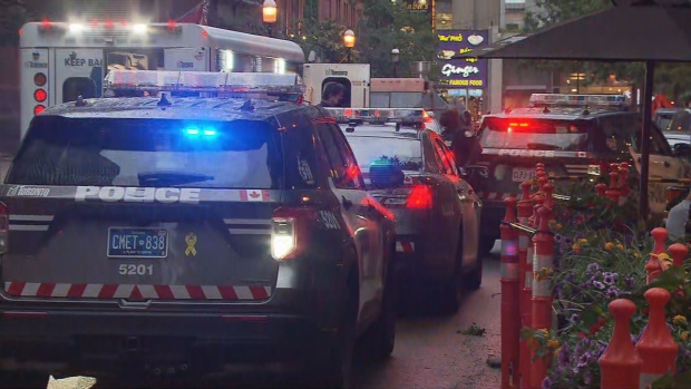 男子市中心酒店外被刺成重傷