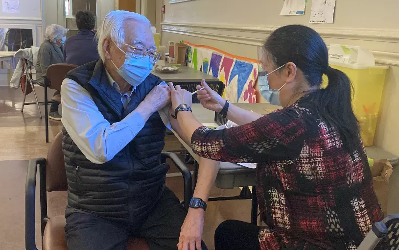 華人為何對打疫苗諸多顧慮?