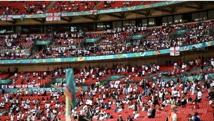 【歐國盃快訊】球迷溫布萊觀英克大戰 看台墮下重傷送院