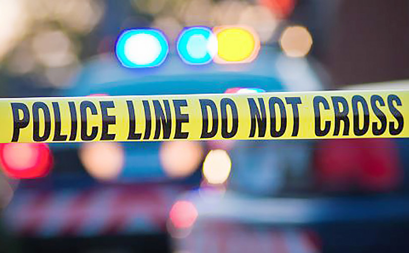 房車出401公路撞路肩停泊貨櫃車尾 2死1重傷