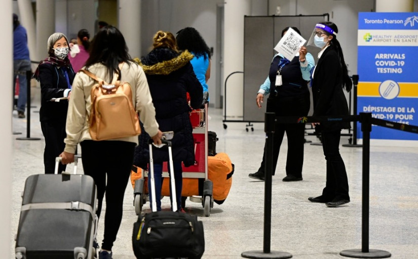 多溫機場實施分流措施  旅客依接種狀況分開排隊