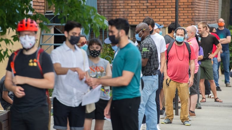 加拿大8省新增326例新冠病例 11人死亡