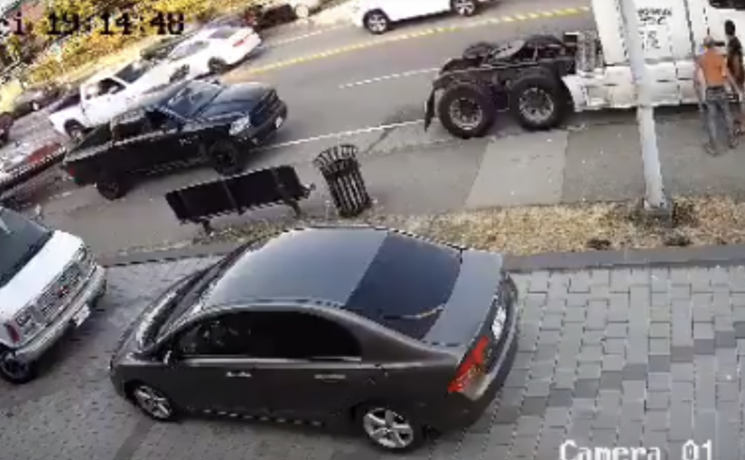 【視頻新聞】素里路怒事件 錫克教貨車司機頭巾打飛