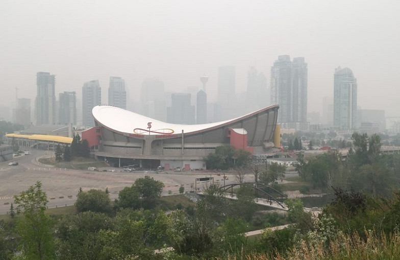 受山火煙霧影響  卡加利發布特別空氣質素警告