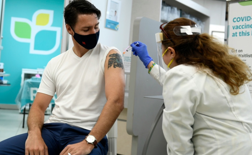 杜魯多「溝針」打莫德納   引育空為鑑指接種率高仍須小心