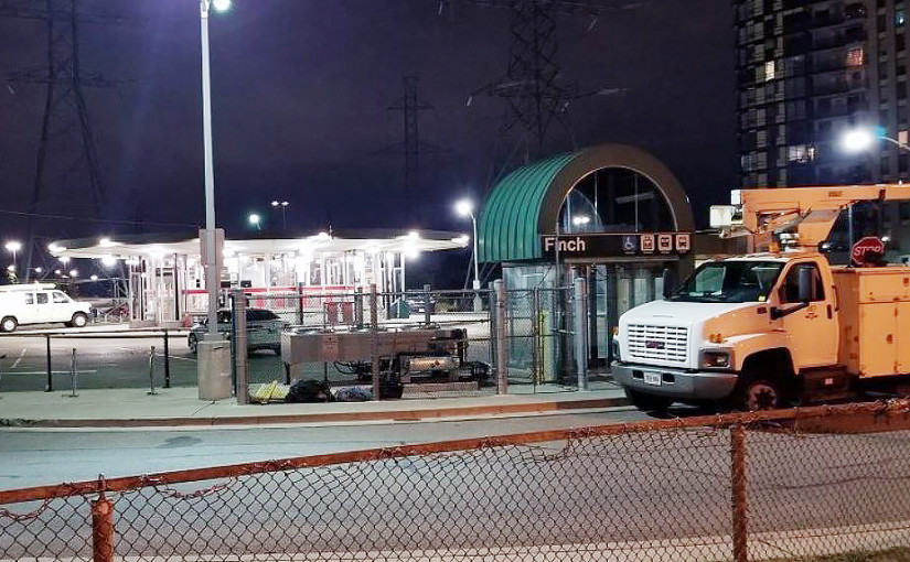 Finch地鐵站2男起爭執 1人被刀刺傷 1人被捕