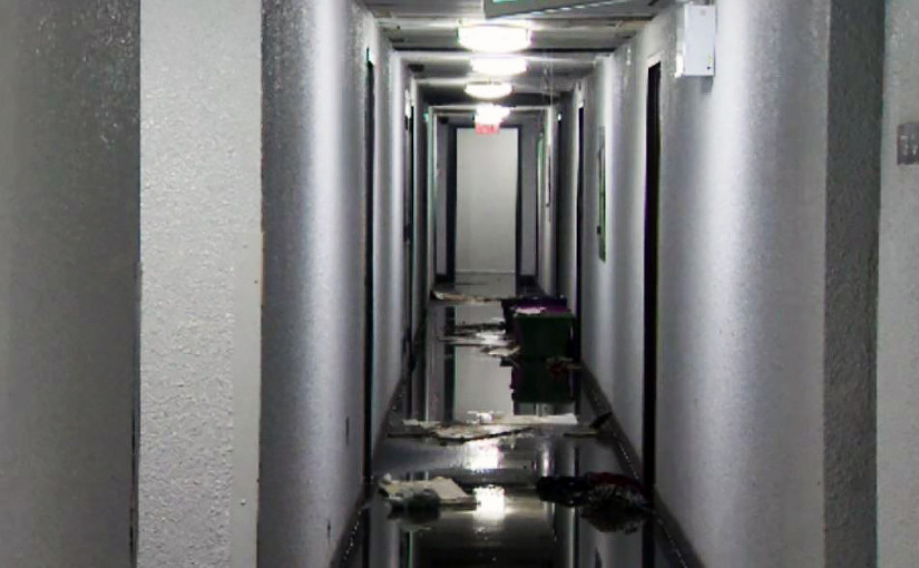 【有片】暴風雨柏文水浸 逾百住客緊急撤離