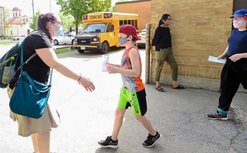 迫近開學 多市設多間學童疫苗接種中心「谷針」