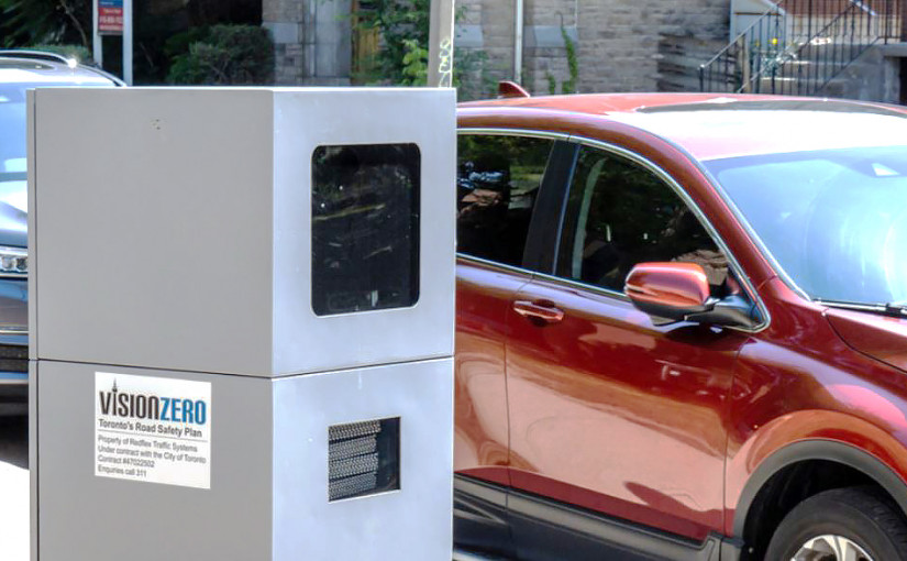 多市自動快相攝錄機1年發出22.7萬張告票