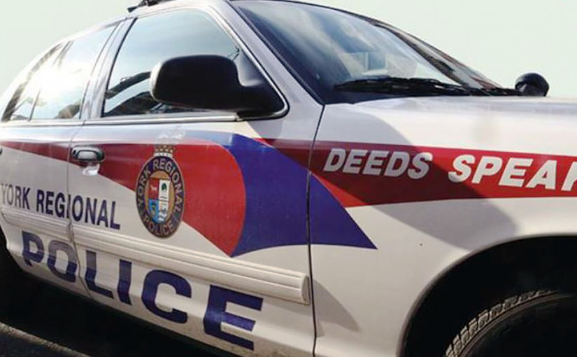 萬錦市賊人藉汽車碰撞意外搶走寶馬SUV