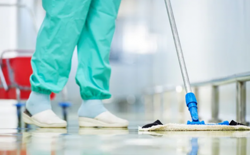 卑詩省府將4,000名外判醫療後勤員工 重新聘請納入政府監管