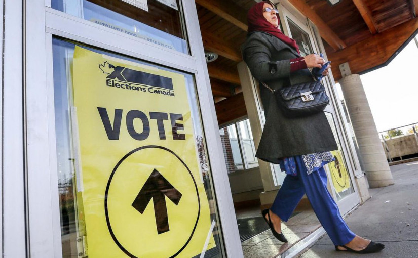 【聯邦大選2021】選民到卑詩省投票站親自投票 必須戴口罩