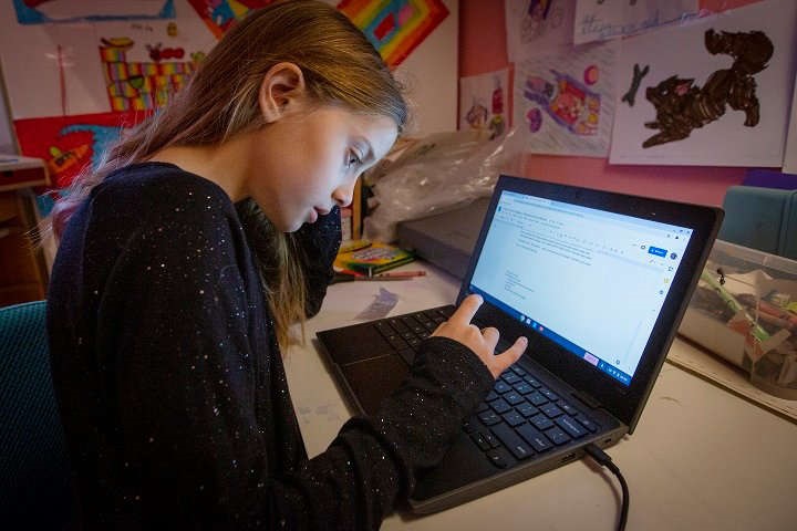 卡加利公立教育局重開網上學習註冊