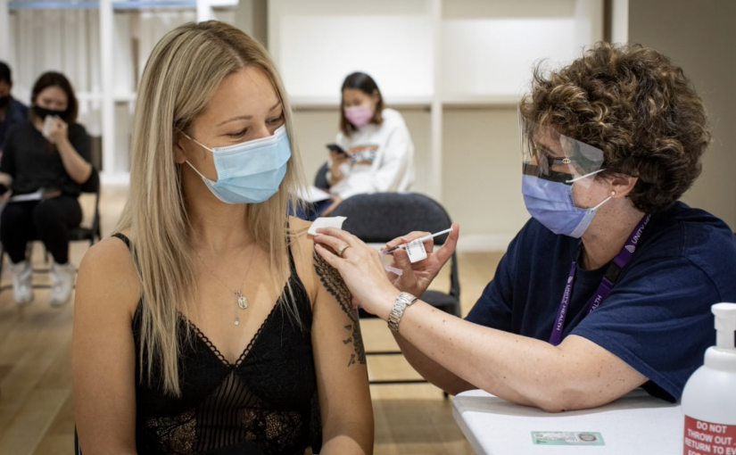 不管你想不想 加拿大開始強制接種新冠疫苗