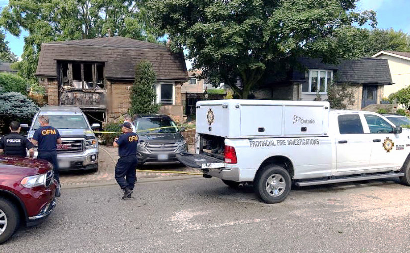 獨立屋火警 男子屋內死亡 女子逃生2樓跌下受傷