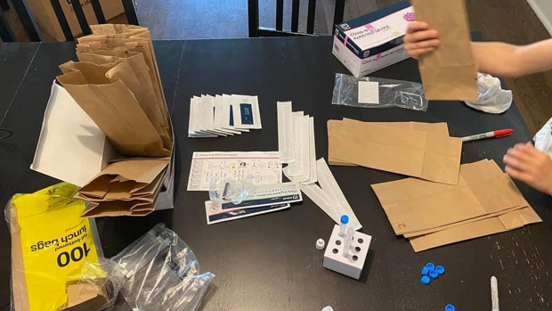 不滿省府無作為 多倫多家長自行建立新冠監控測試項目