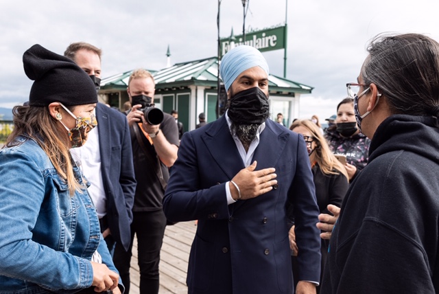 駔勉誠承諾免除處方藥費用 撥款支援醫藥系統