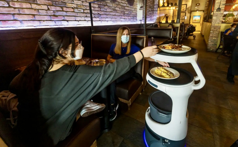 【科技生活】機械人侍應紓緩人手問題 一舉數得 老闆叫好！