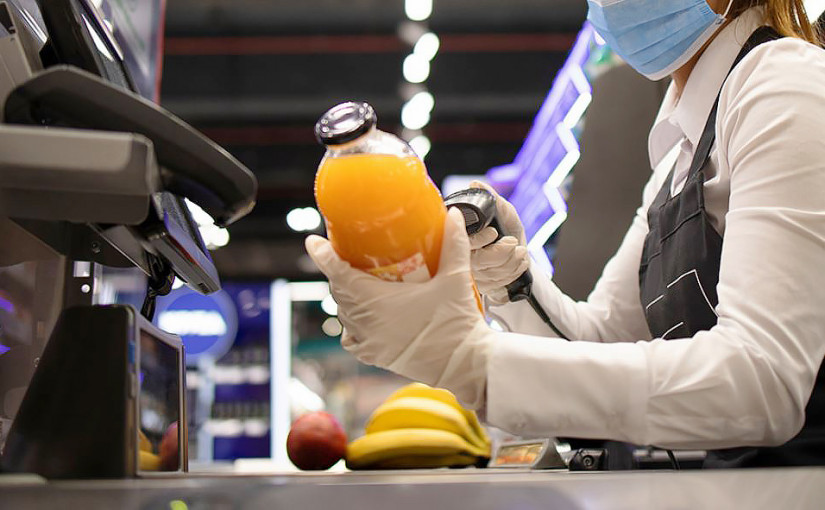 安省最低工資今起調高至時薪14.35元