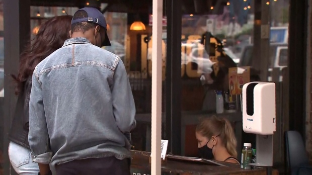 民調：近八成加拿大人支持疫苗護照