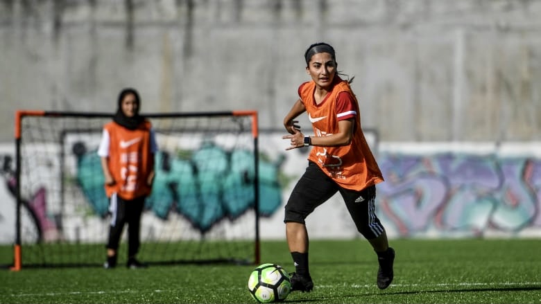 阿富汗隊長協調撤離行動 抵葡萄牙與女足隊友團聚