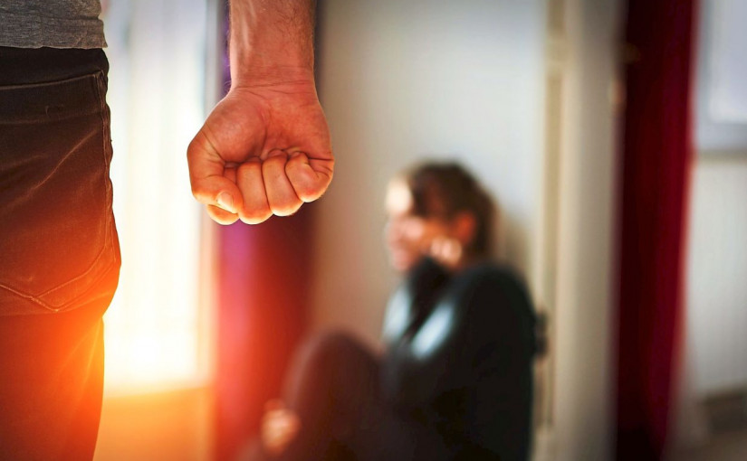 素里一亞裔律師因家暴釘牌三個月