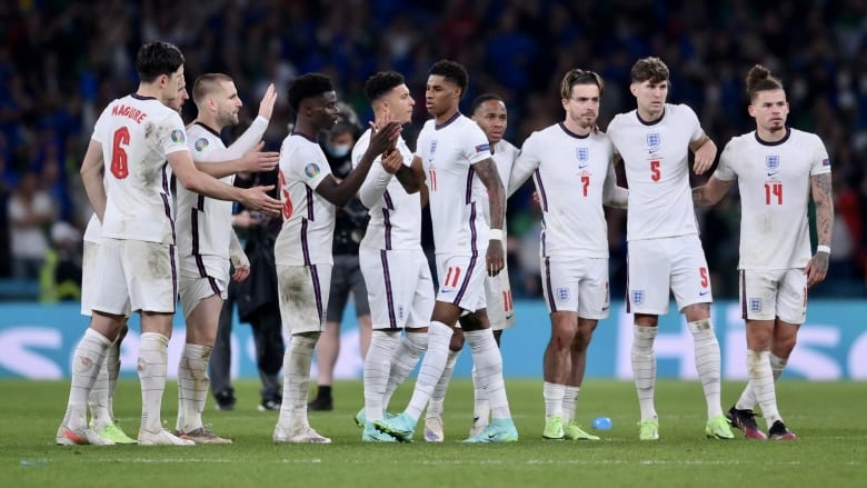 男子種族辱罵英隊三國腳 罪成判監50天准緩刑