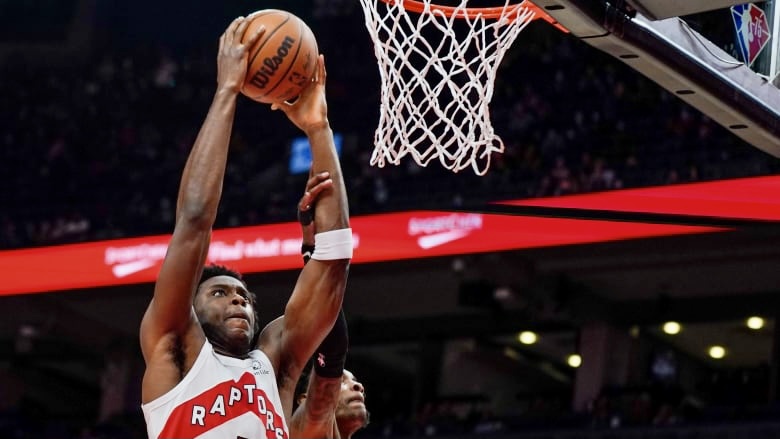 【有片】新丁艾超華繼續發光 猛龍主場15分勝火箭